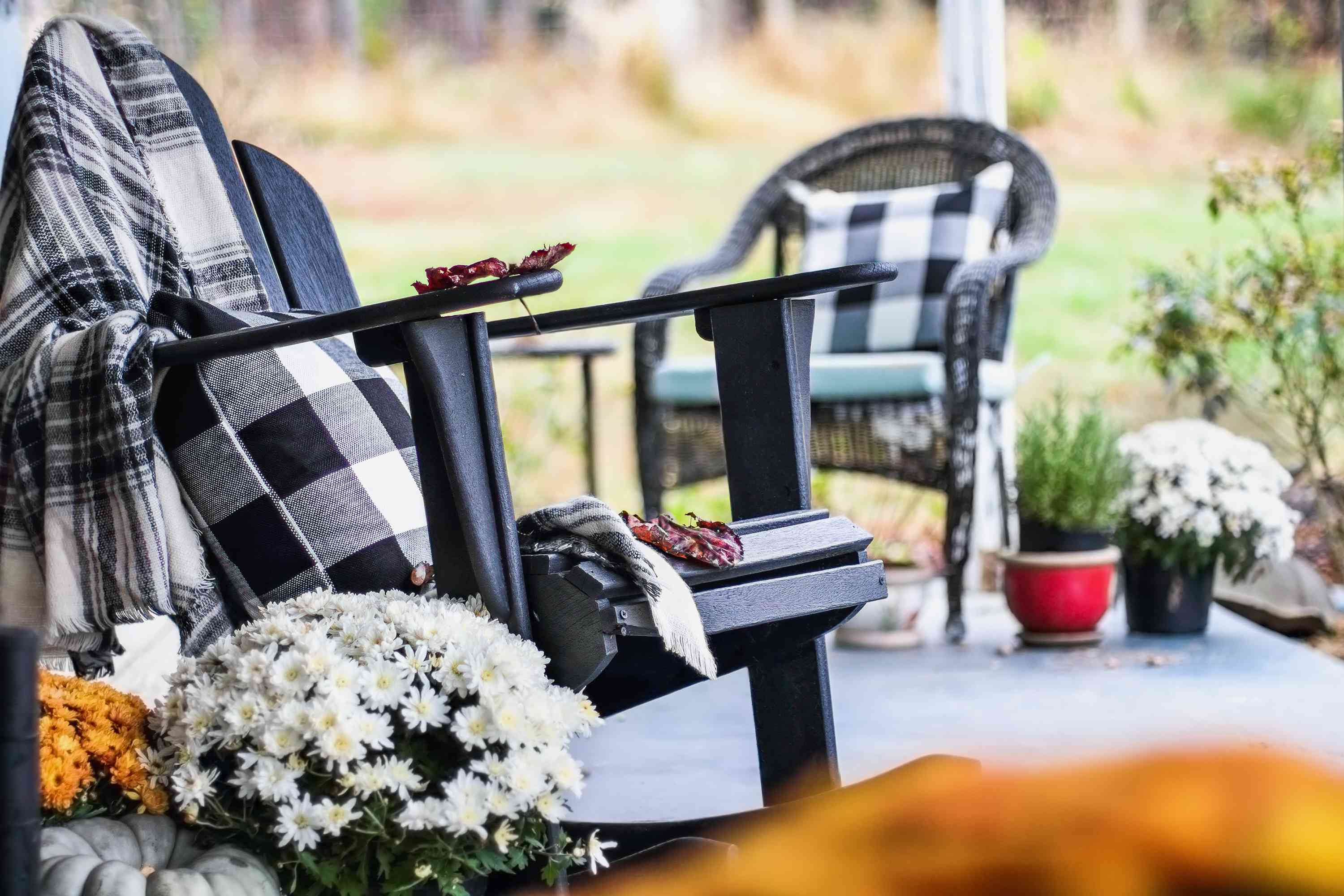 8 Ideas for Decorating Your Porch for Fall