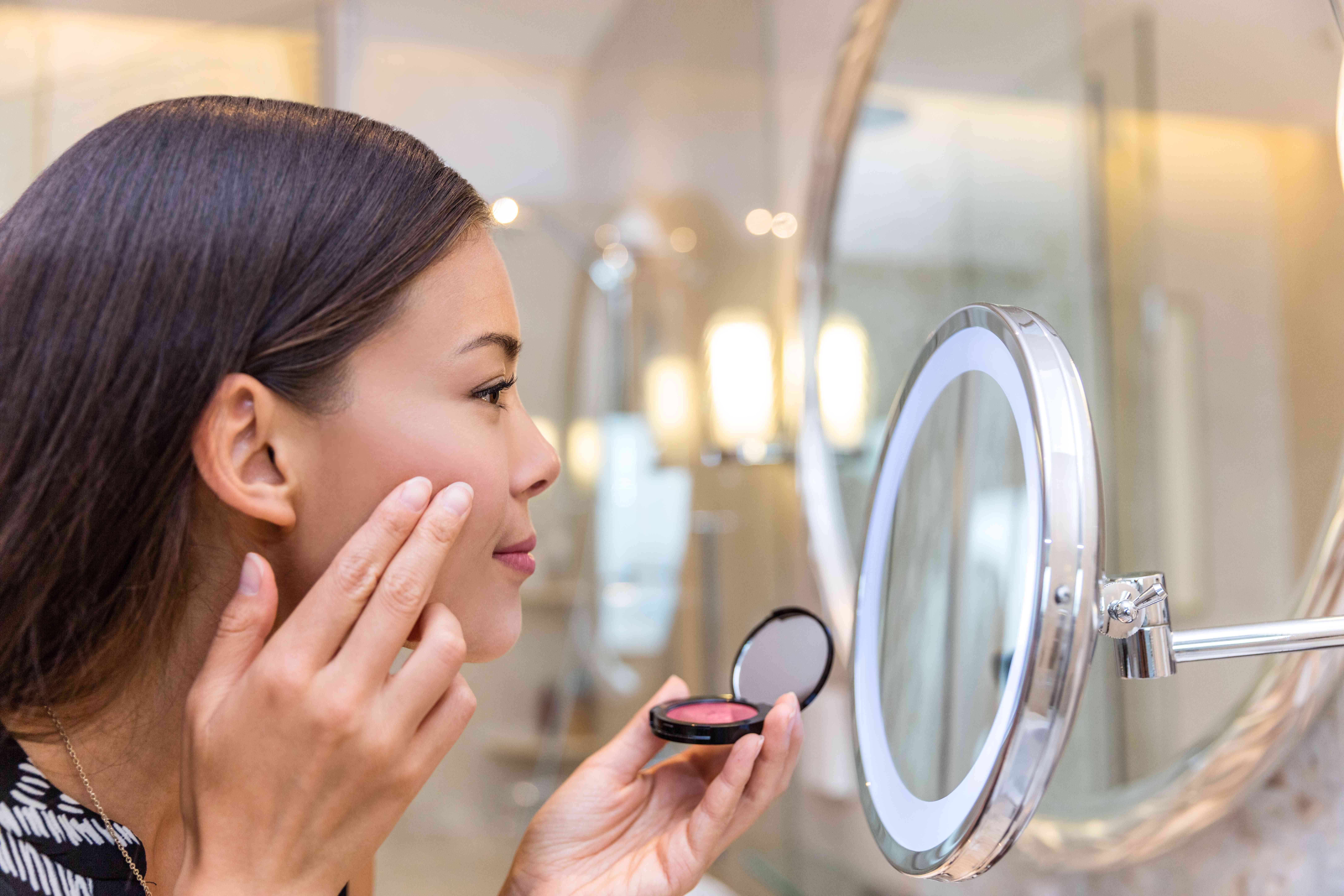 How to Apply Cream Blush on Mature Skin in 5 Simple Steps