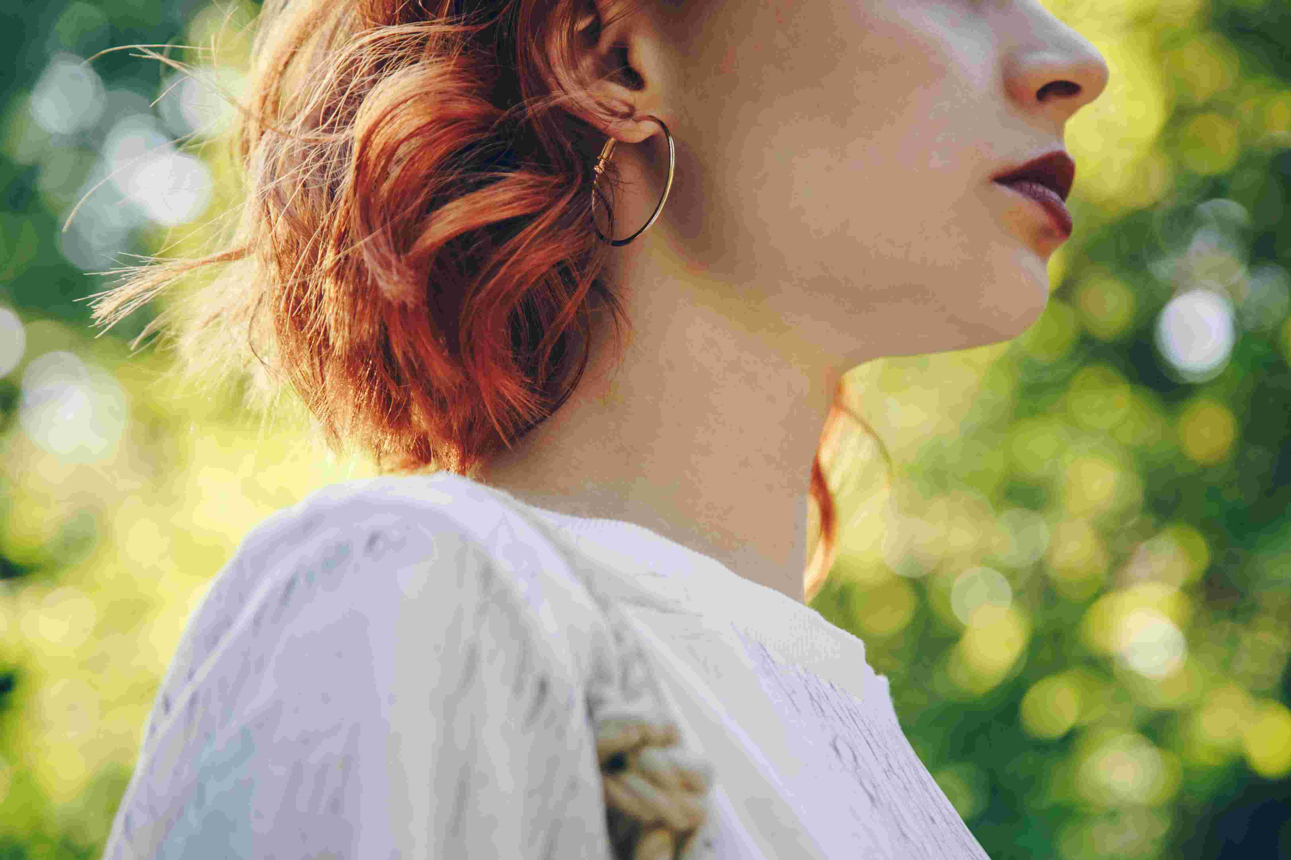 5 Reasons Why Gold Hoop Earrings Are The Perfect Accessory